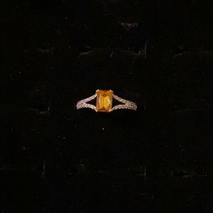 Topaz-colored ring